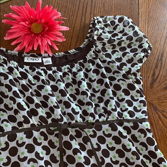 Cato Tops - 💕So-PRETTY & Cute Top Cap-sleeved size Small
